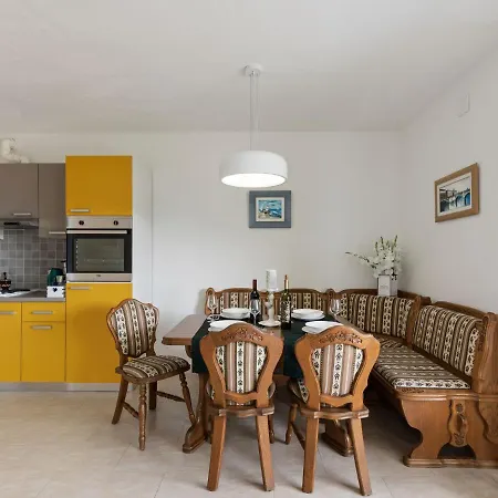 Elegant In Jasenice With Private Swimming Pool Villa *