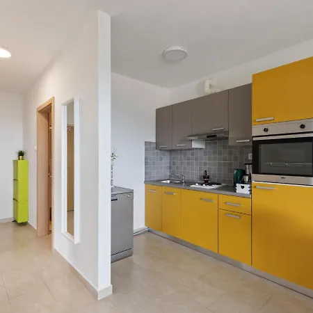 Elegant In Jasenice With Private Swimming Pool ヤセニクセ