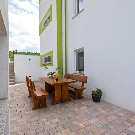 Elegant In Jasenice With Private Swimming Pool * ヤセニクセ