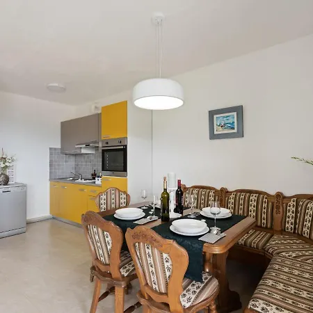 Elegant In Jasenice With Private Swimming Pool * ヤセニクセ