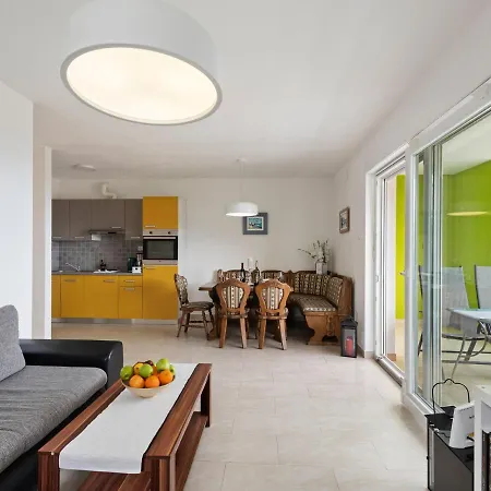 Elegant In Jasenice With Private Swimming Pool ヤセニクセ