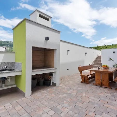 Elegant In Jasenice With Private Swimming Pool וילה